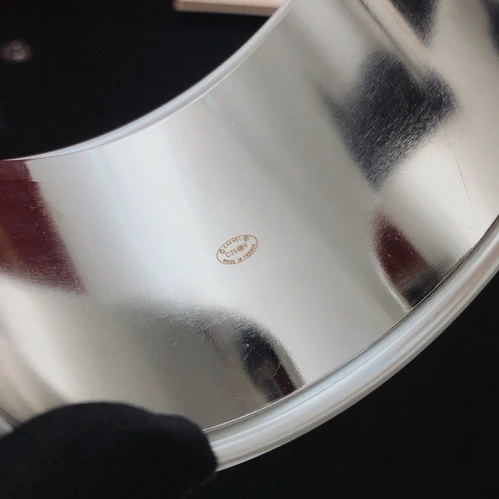 CHANEL White Pearl Acrylic Open Cuff Bracelet - Picture 3 of 4